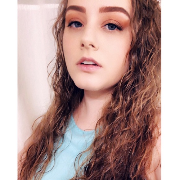 Meet the Posher Other - Meet your Posher, Anna